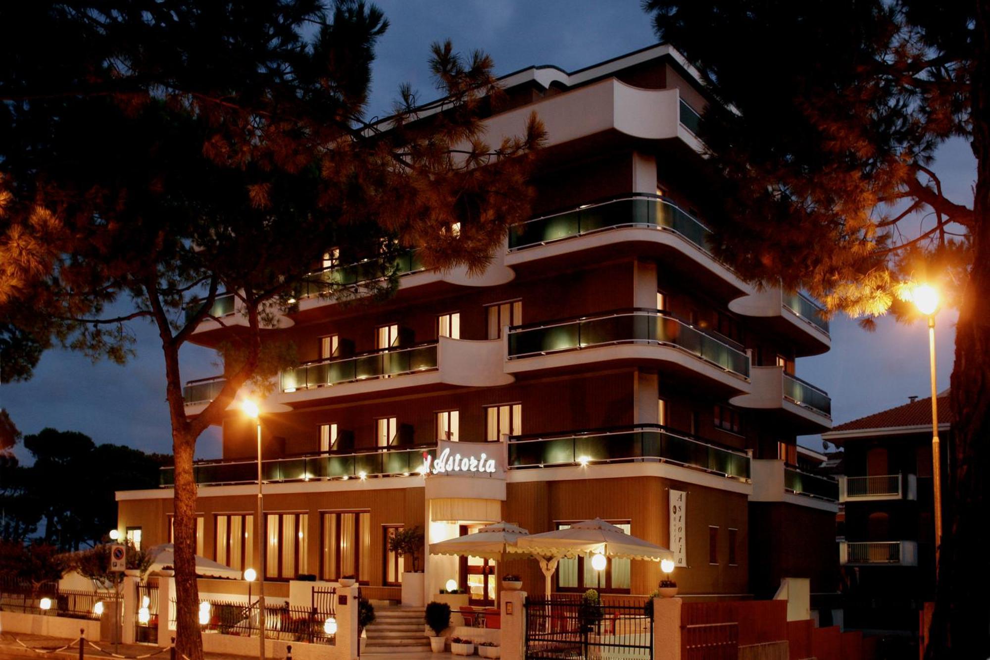 Hotel Astoria Пинето Экстерьер фото