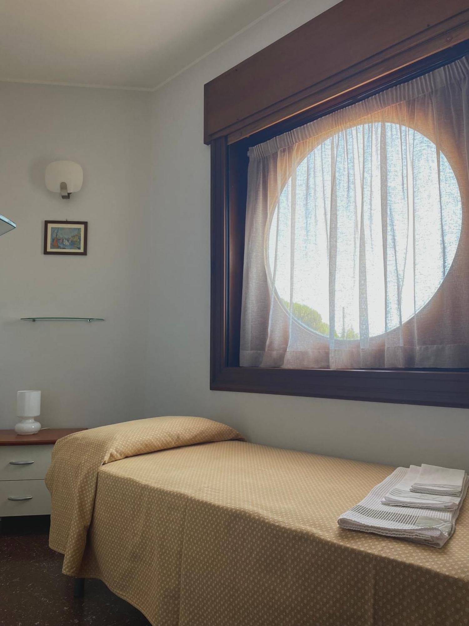 Hotel Astoria Пинето Экстерьер фото