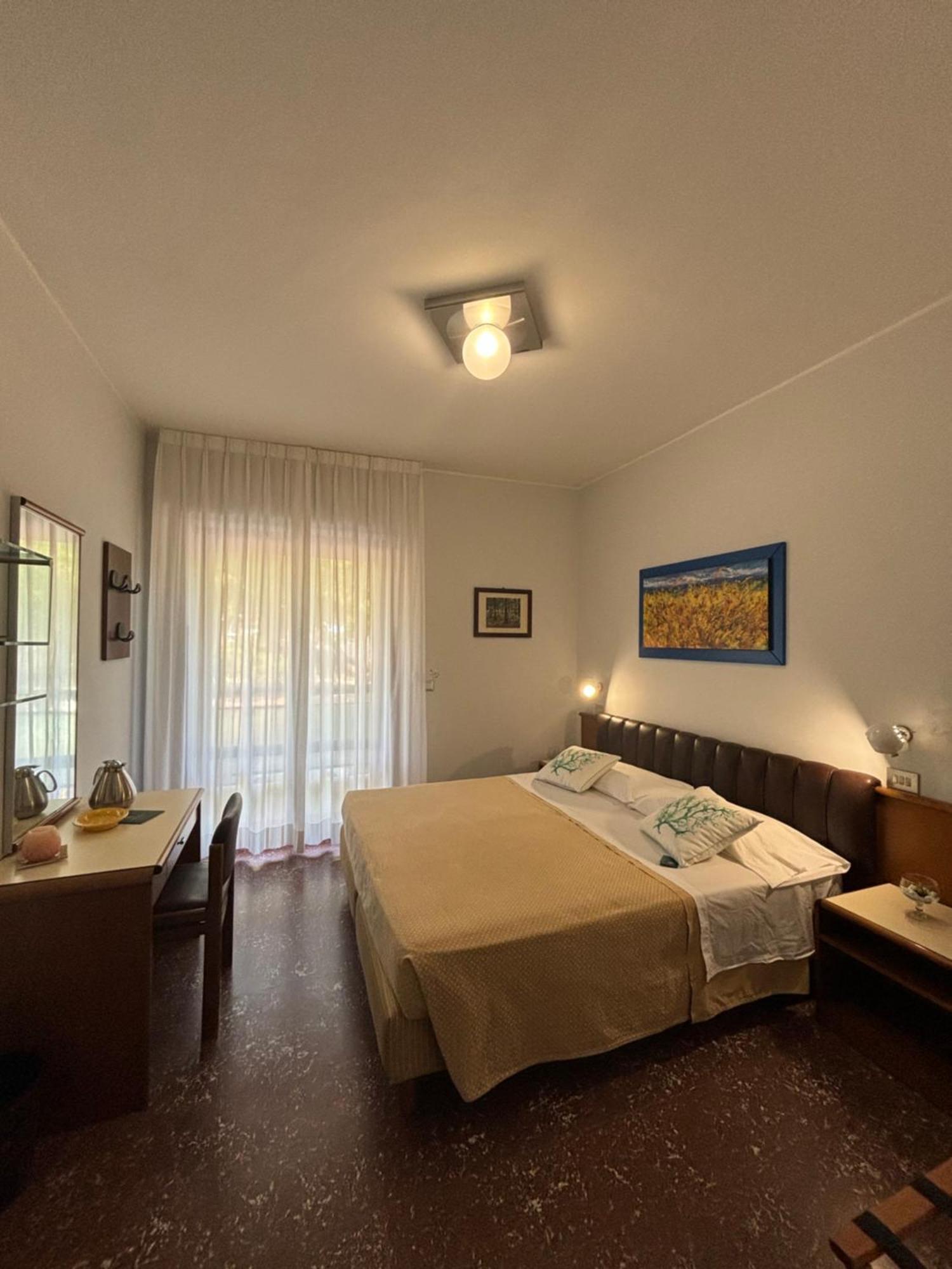 Hotel Astoria Пинето Экстерьер фото